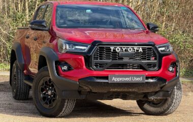 Used Toyota Hi-Lux 2.8 D-4D GR SPORT II Pickup Double Cab 4dr Diesel Auto 4WD Euro 6 (s/s) (204 ps)