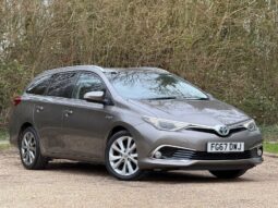 Used Toyota Auris 1.8 VVT-h Excel Touring Sports 5dr Petrol Hybrid CVT Euro 6 (s/s) (Safety Sense) (136 ps) full