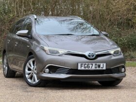 Used Toyota Auris 1.8 VVT-h Excel Touring Sports 5dr Petrol Hybrid CVT Euro 6 (s/s) (Safety Sense) (136 ps)
