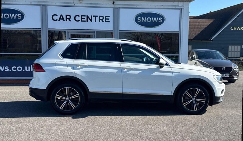 Used Volkswagen Tiguan 2.0 TDI SE Navigation Euro 6 (s/s) 5dr full