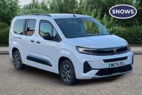 Used Vauxhall Combo Life 52kWh Ultimate XL MPV Auto 5dr (7.4kW Charger)