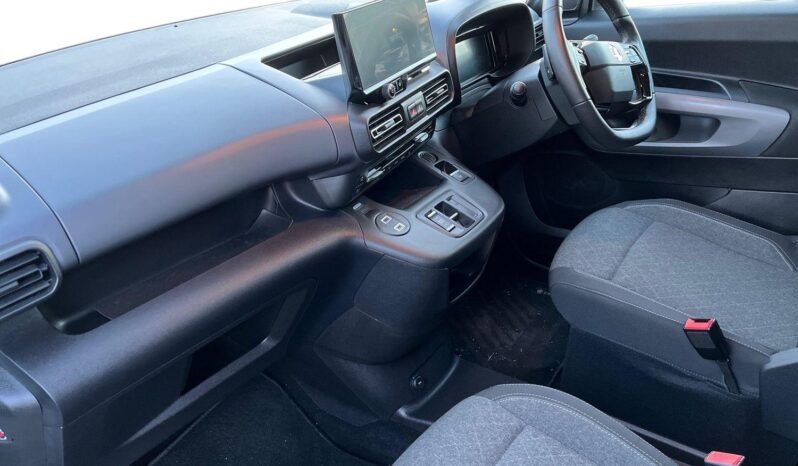 Used Vauxhall Combo Life 52kWh Ultimate XL MPV Auto 5dr (7.4kW Charger) full