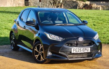 Used Toyota Yaris 1.5 VVT-h Design E-CVT Euro 6 (s/s) 5dr