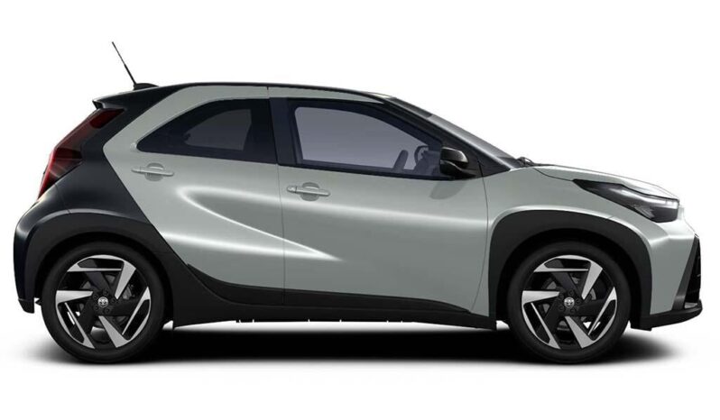 Used Toyota Aygo X 1.5h 49kWh Design CVT Euro 6 (s/s) 5dr full