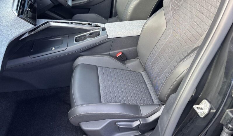 Used Peugeot 3008 73kWh Allure Auto 5dr full