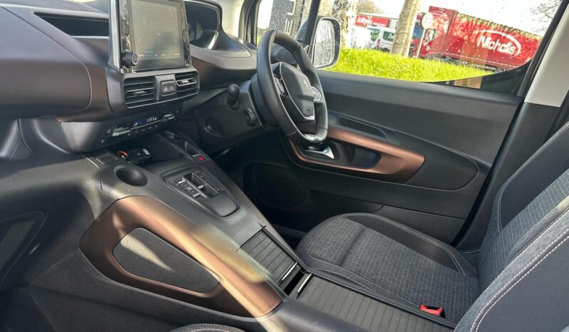 Used Peugeot Rifter 50kWh GT Standard MPV Auto 5dr full