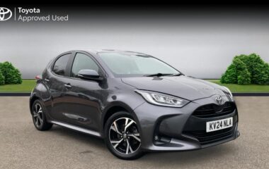Used Toyota Yaris 1.5 VVT-h Design E-CVT Euro 6 (s/s) 5dr