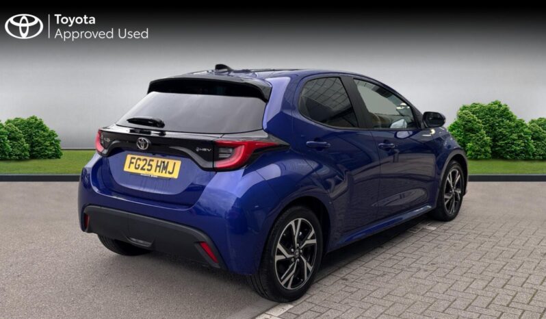 Used Toyota Yaris 1.5 VVT-h Design E-CVT Euro 6 (s/s) 5dr full