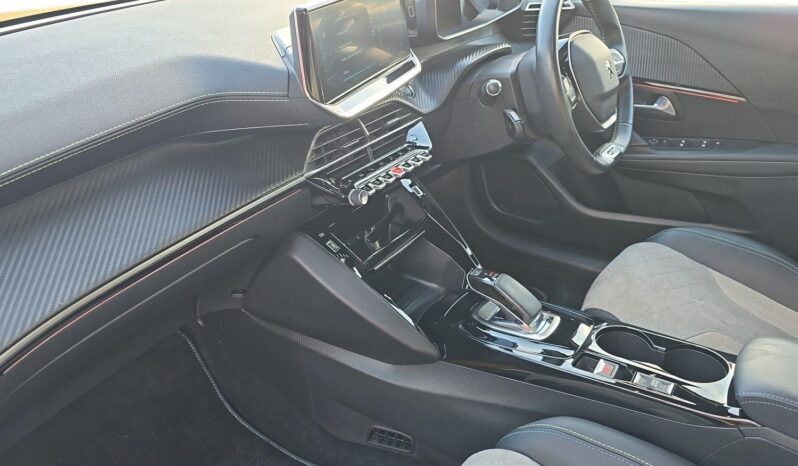 Used Peugeot 208 50kWh GT Auto 5dr full