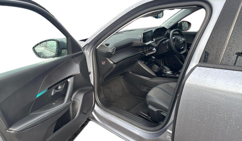 Used Peugeot 2008 50kWh Allure Auto 5dr full