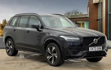 Used Volvo XC90 Recharge Plus, T8 AWD plug-in hybrid, Electric/Petrol, Dark, 7 Seats