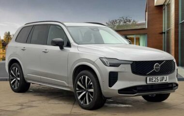 Used Volvo XC90 Plus, T8 AWD Plug-in hybrid, Electric/Petrol, Dark, 7 Seats