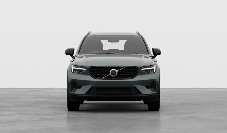 Used Volvo XC40 Plus full