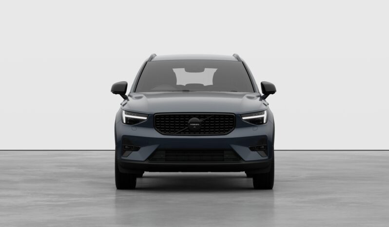 Used Volvo XC40 Plus Pro full