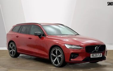 Used Volvo V60 Plus, B4 Mild hybrid, Petrol, Dark
