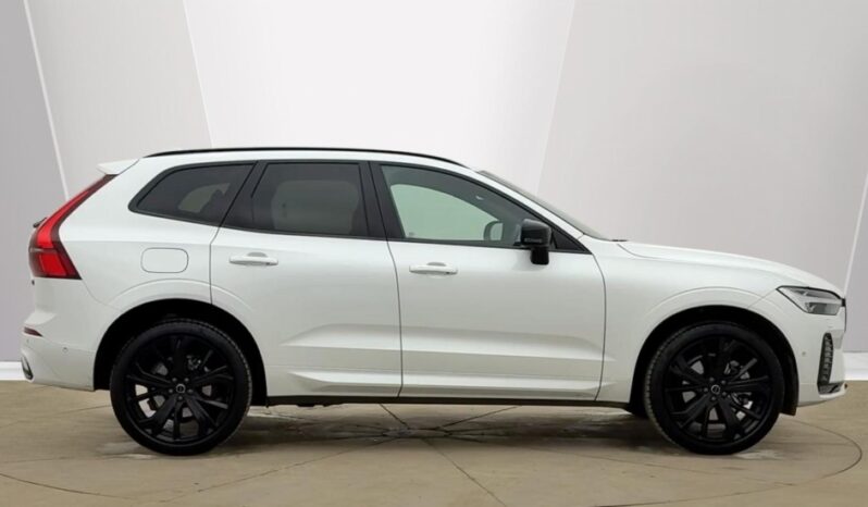 Used Volvo XC60 Black Edition Ultra, B5 AWD Mild hybrid, Petrol full