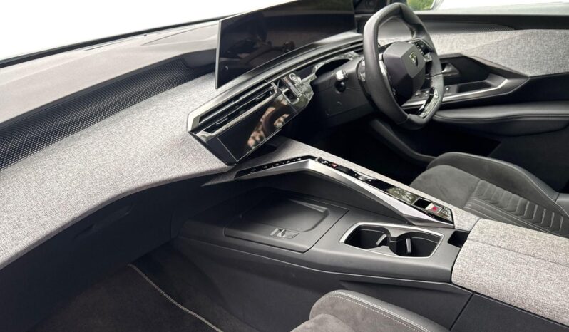 Used Peugeot 5008 73kWh GT Auto 5dr full