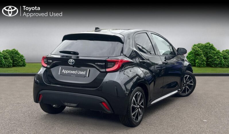 Used Toyota Yaris 1.5 VVT-h Design E-CVT Euro 6 (s/s) 5dr full