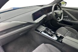 Used Vauxhall Astra 54kWh Ultimate Auto 5dr full