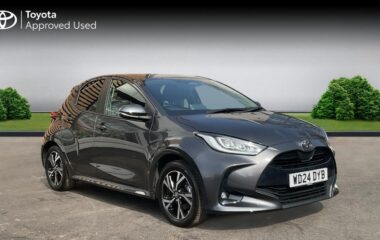 Used Toyota Yaris 1.5 VVT-h Design E-CVT Euro 6 (s/s) 5dr