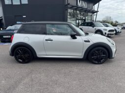 Used MINI Hatch 1.5 Cooper Sport Steptronic Euro 6 (s/s) 3dr full