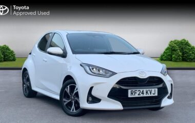 Used Toyota Yaris 1.5 VVT-h Design E-CVT Euro 6 (s/s) 5dr