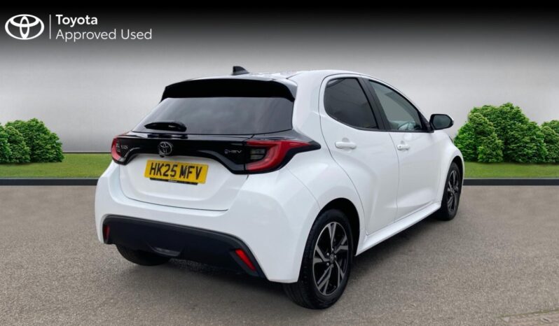 Used Toyota Yaris 1.5 VVT-h Design E-CVT Euro 6 (s/s) 5dr full