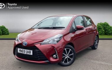 Used Toyota Yaris 1.5 VVT-h Icon Tech E-CVT Euro 6 (s/s) 5dr