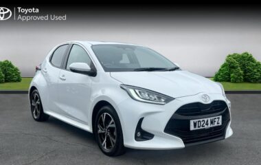 Used Toyota Yaris 1.5 VVT-h Design E-CVT Euro 6 (s/s) 5dr