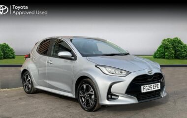 Used Toyota Yaris 1.5 VVT-h Design E-CVT Euro 6 (s/s) 5dr