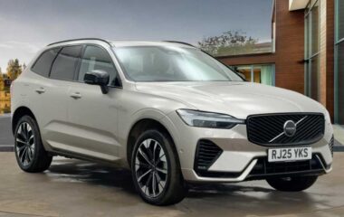 Used Volvo XC60 Ultra, T8 AWD Plug-in hybrid, Electric/Petrol, Dark