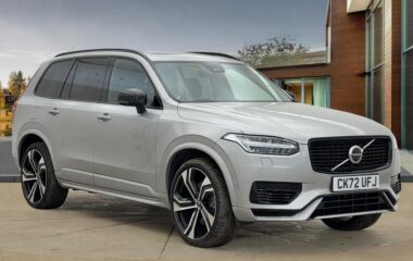 Used Volvo XC90 Recharge Ultimate, T8 AWD plug-in hybrid, Electric/Petrol, Dark, 7 Seats