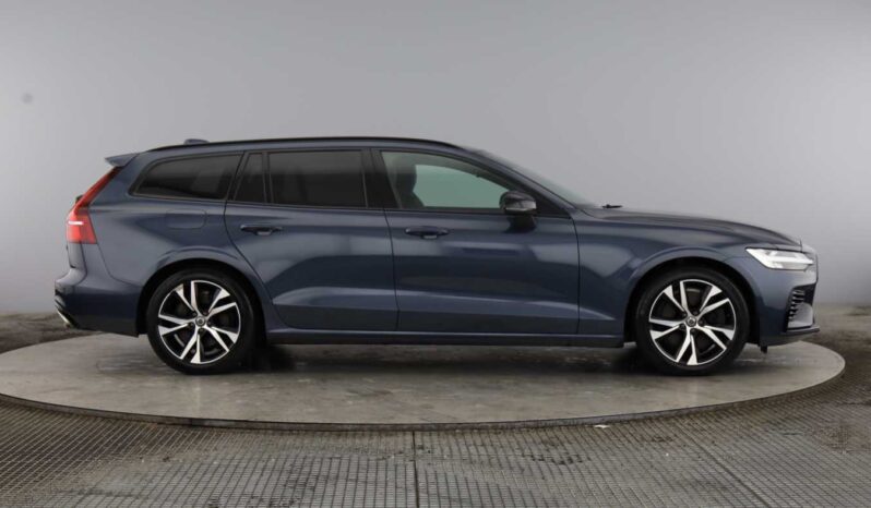 Used Volvo V60 Recharge R-Design, T6 AWD plug-in hybrid full