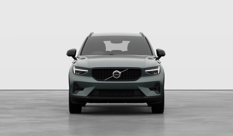 Used Volvo XC40 Plus full