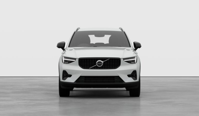 Used Volvo XC40 Plus full