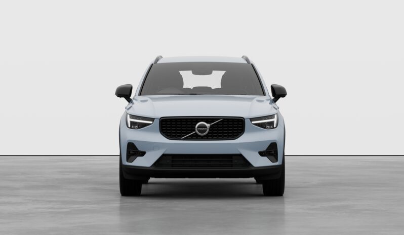 Used Volvo XC40 Plus full