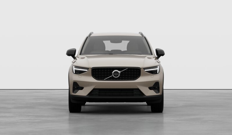 Used Volvo XC40 Plus Pro full