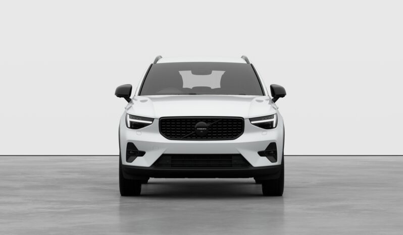 Used Volvo XC40 Plus Pro full