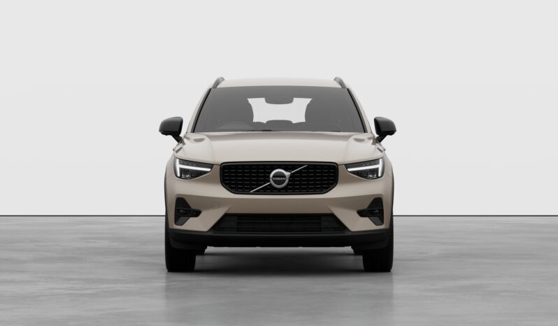 Used Volvo XC40 Plus full