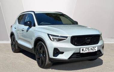 Used Volvo XC40 Black Edition Plus, B3 Mild hybrid, Petrol