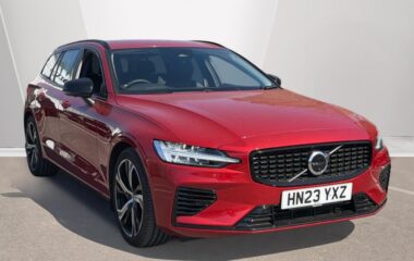 Used Volvo V60 Recharge Plus, T6 AWD plug-in hybrid, Electric/Petrol, Dark