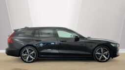 Used Volvo V60 Ultra, T8 AWD Plug-in hybrid, Electric/Petrol, Dark full