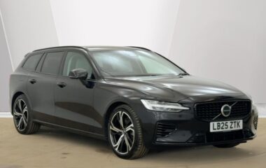 Used Volvo V60 Ultra, T8 AWD Plug-in hybrid, Electric/Petrol, Dark