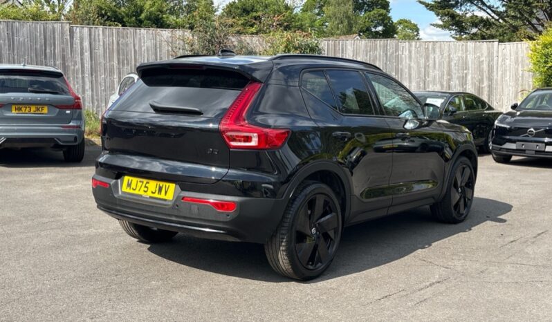 Used Volvo XC40 Black Edition Plus, B3 Mild hybrid, Petrol full