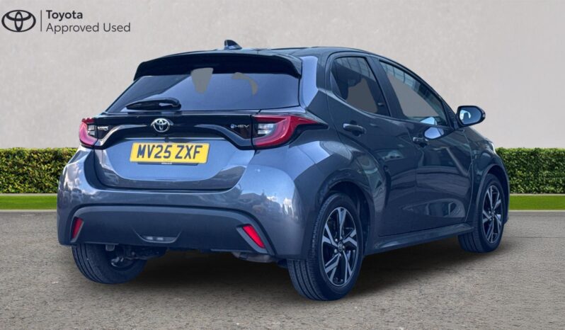 Used Toyota Yaris 1.5 VVT-h Design E-CVT Euro 6 (s/s) 5dr full