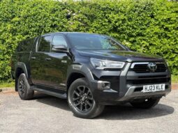 Used Toyota Hilux 2.8 D-4D Invincible X Pickup Double Cab 4dr Diesel Auto 4WD Euro 6 (s/s) (204 ps) full