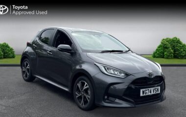 Used Toyota Yaris 1.5 VVT-h Design E-CVT Euro 6 (s/s) 5dr