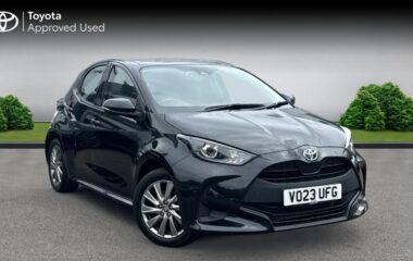 Used Toyota Yaris 1.5 VVT-h Icon E-CVT Euro 6 (s/s) 5dr
