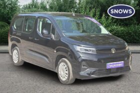 Used Vauxhall Combo Life 52kWh Design XL MPV Auto 5dr (7.4kW Charger)
