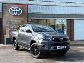 Used Toyota Hilux 2.8 D-4D-h Invincible X Pickup 4dr Diesel Hybrid Auto 4WD Euro 6 (204 ps)